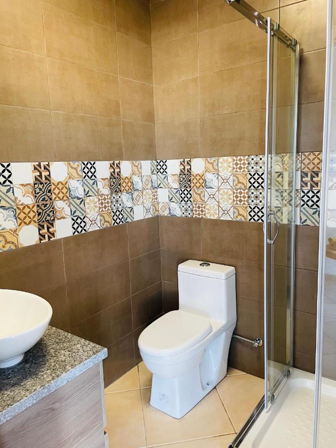 Travellers Guesthouse 拉哥斯 外观 照片